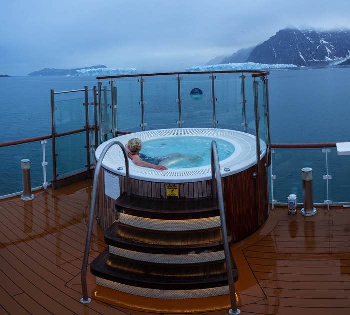 AE Expeditions, Jacuzzi, The Greg Mortimer, Tyson Mayr.jpg